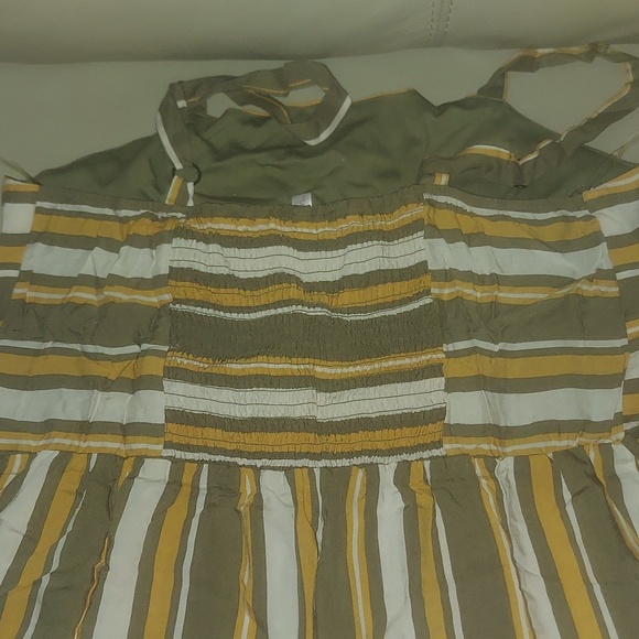 Dress - Picture 4 of 5